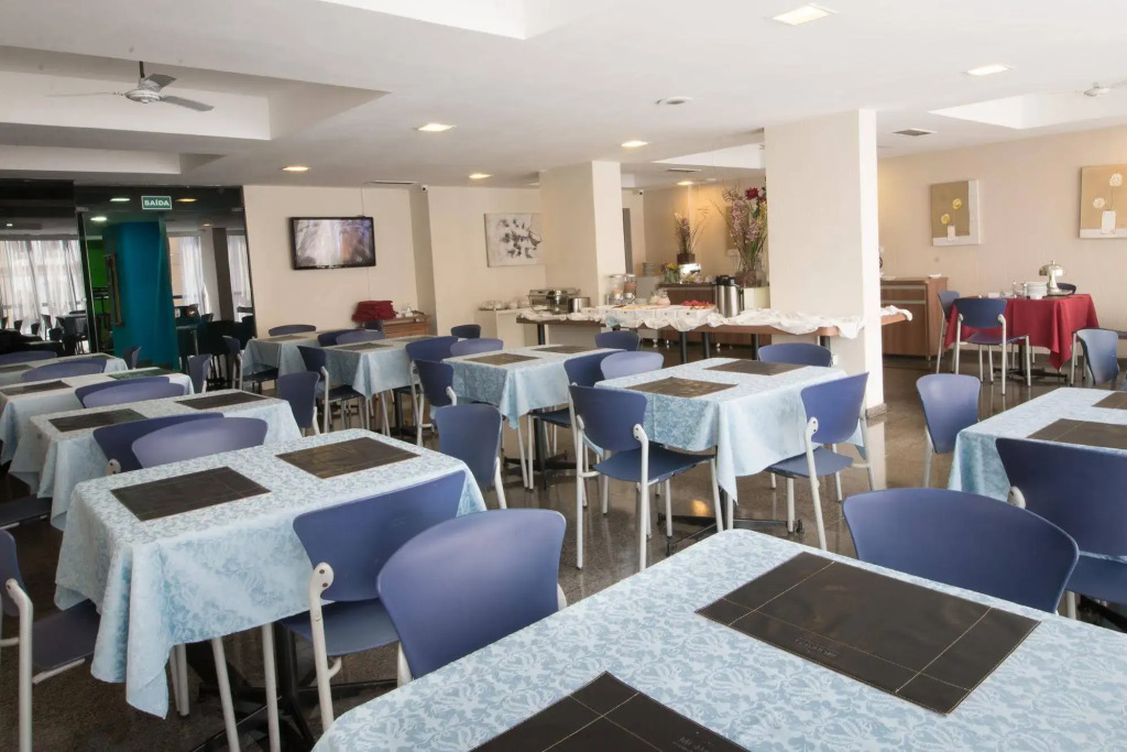Hotel Center Inn