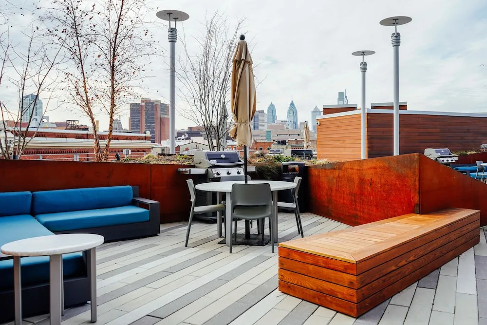 Bright, Luxury Apartment in Historic District