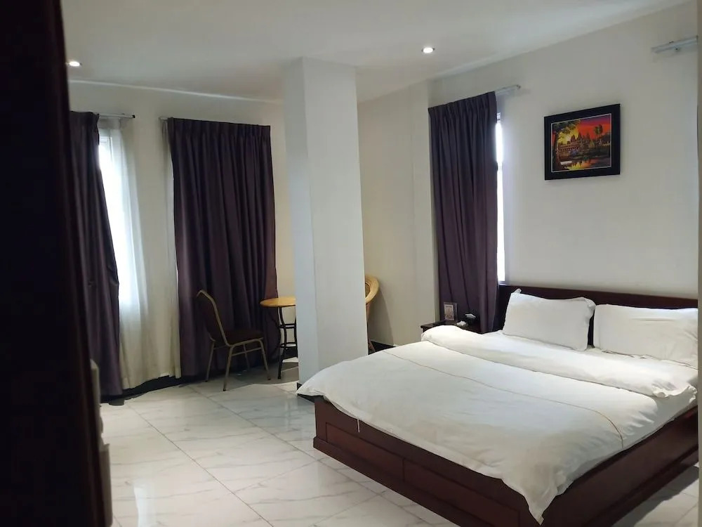 Golden Port Hotel
