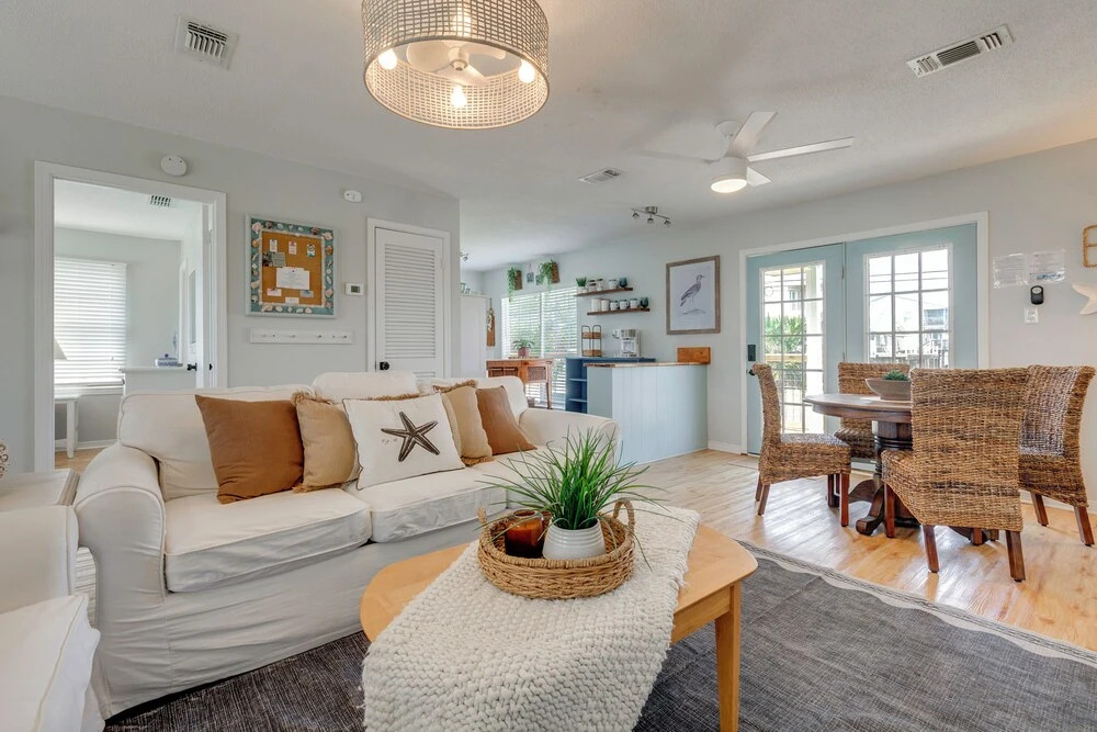 Walk to Waves! Dauphin Island Beach House w/ Deck