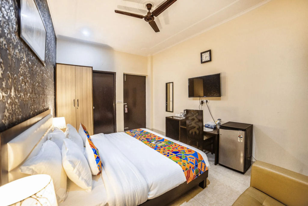 FabHotel Maple House Phase V