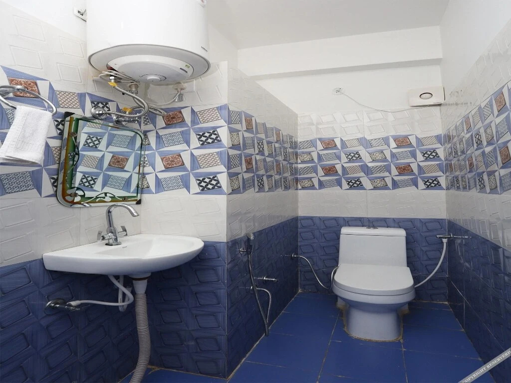 SS Hotel By OYO Rooms