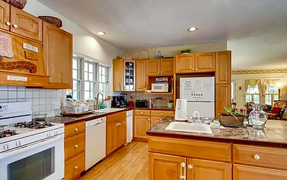 West Tisbury Inn