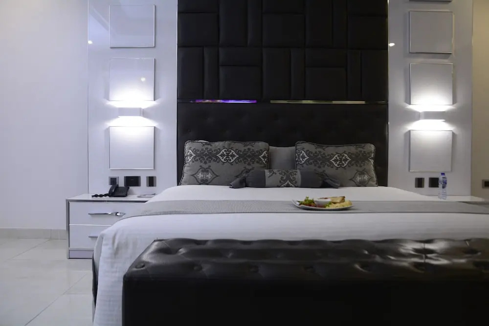 Caeser's Luxury Hotel