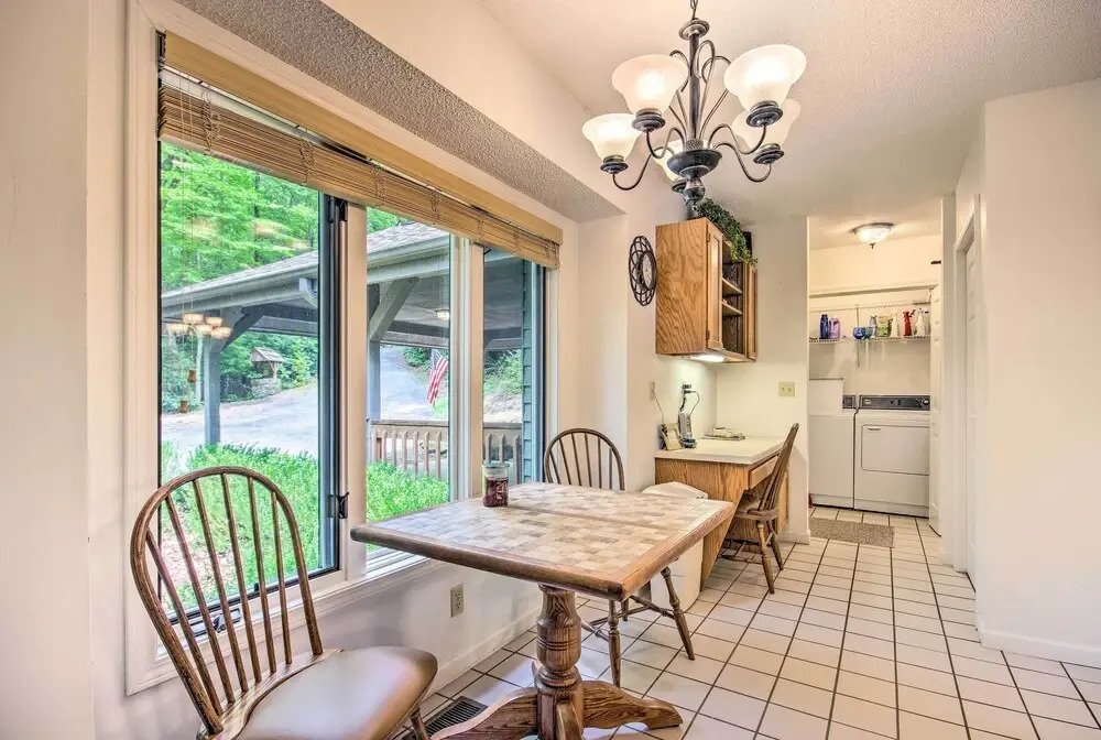 Lake Toxaway Cabin w/ Fire Pit - 1 Mi to Marina