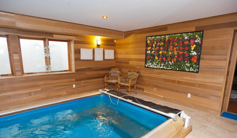 East Hampton Art House Bed & Breakfast