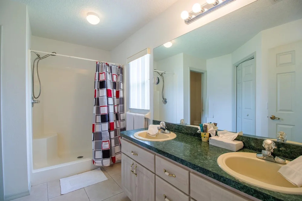 Family Villa Bettina - Recently Remodeled 2 Bedroom Home by RedAwning