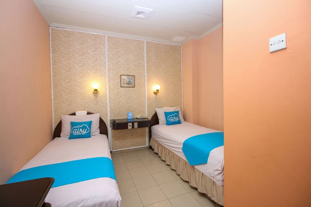 Airy Asemka Toko Tiga Seberang 27 Jakarta