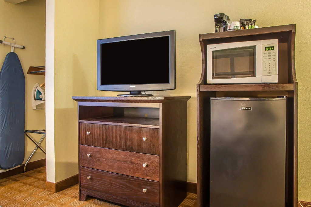 Quality Inn & Suites Marinette