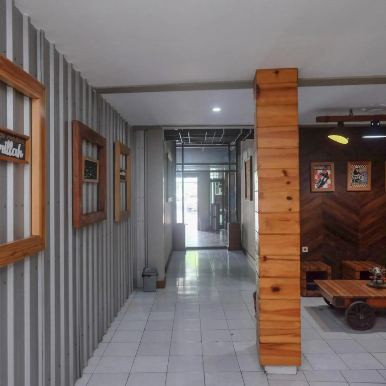 Urbanview Hotel Syariah Wisnugraha by RedDoorz