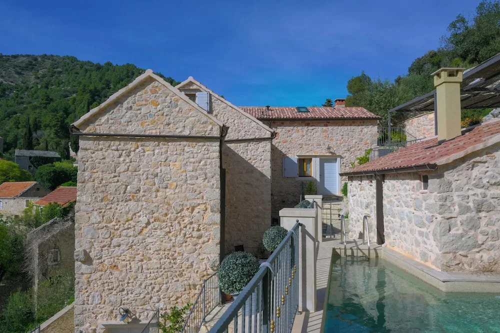 Rustic luxury Villa Fulmin
