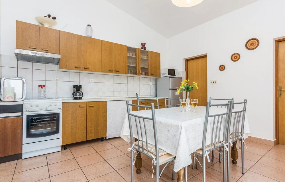 Awesome Apartment in Jasenice With 3 Bedrooms and Wifi