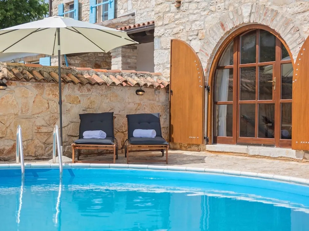 Renovated Holiday Home With Private Pool at 5 km From the Resort of Porec and Beach