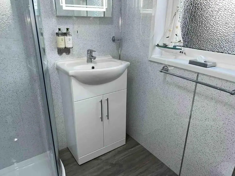 Modern 2 Bed Apartment