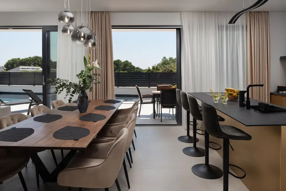 Villa Santa with heated pool