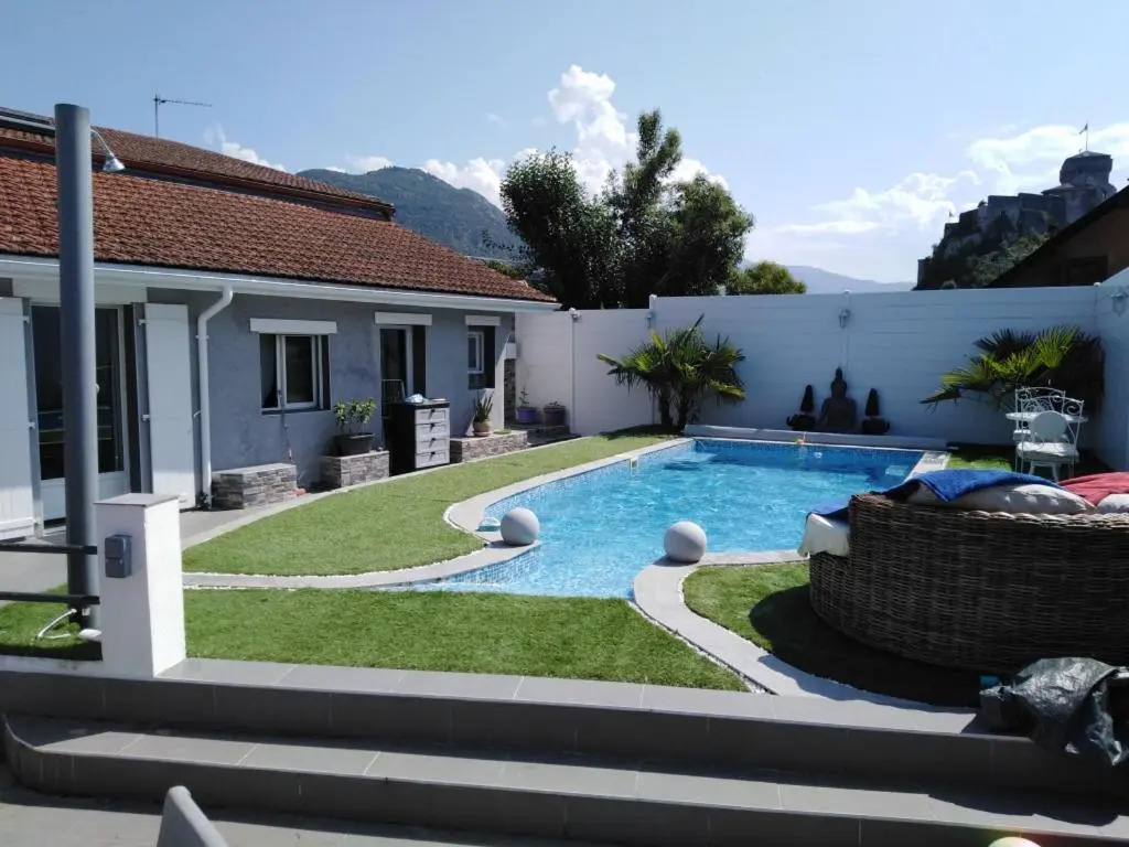Chalet Saint Louis