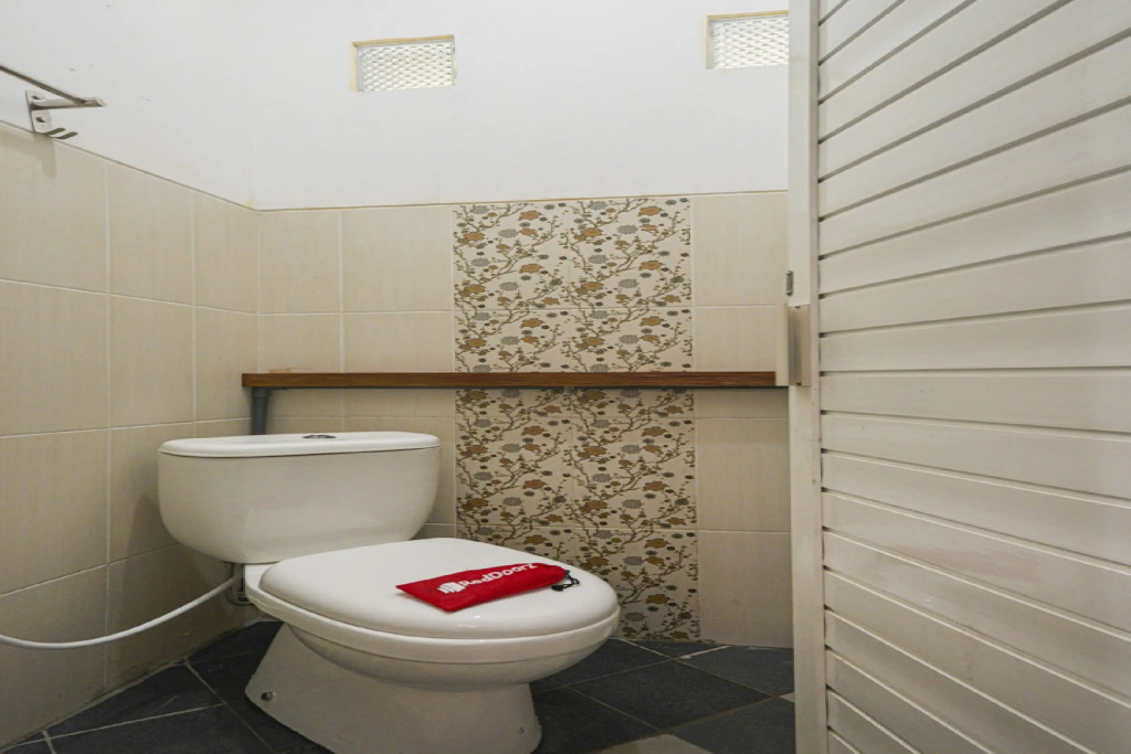 RedDoorz Syariah @ Tatasurya Guesthouse Malang