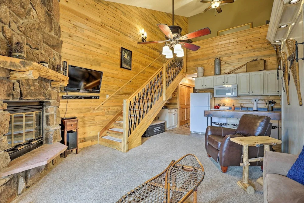 Granby Condo w/ Pool Access, Near Hiking & Skiing!