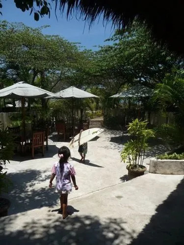 巴厘岛椰子蜂鸟酒店(Coconuts Hummingbird Bali)