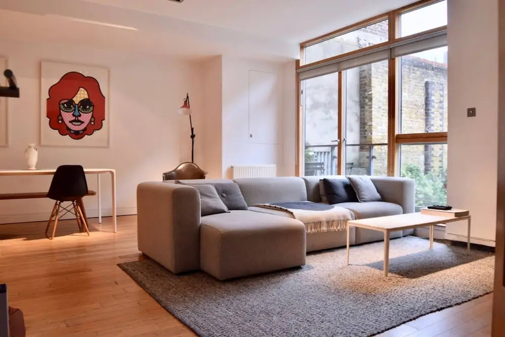 Bright and Colourful Flat With Balcony Near Regents Canal