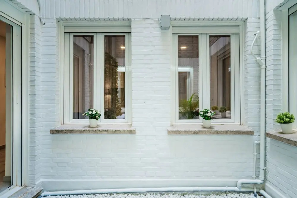 Exclusive quietness in the heart of Madrid with Public Parking, Breakfast, 2 bathrooms