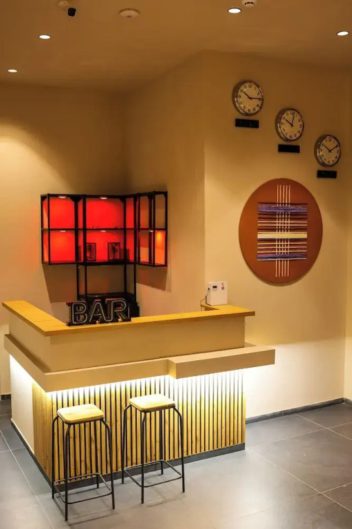 Noah Gate Hotel & Suites
