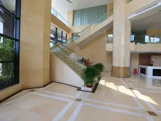 Hadara Peninsula Hotel