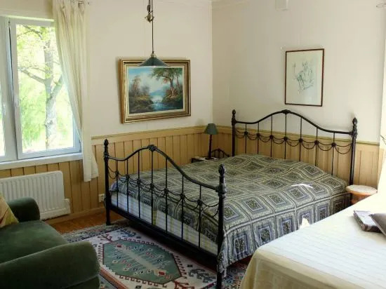 Skotteksgarden Lakefront Cottages and Camping near Ulricehamn