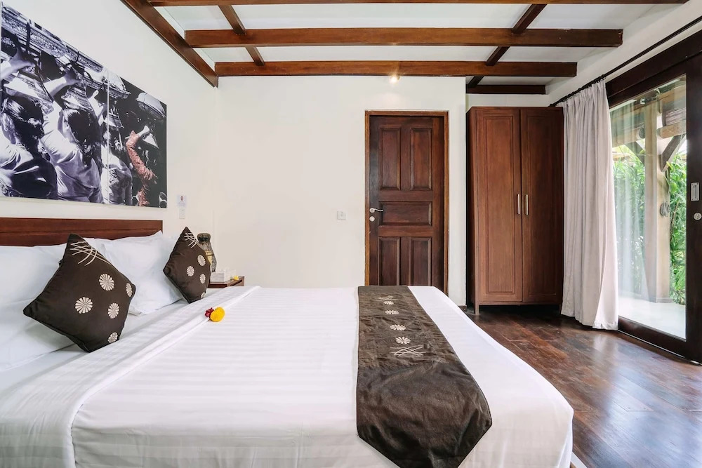 Villa Cira - 5BR Spacious Private Villa with Pool in Seminyak