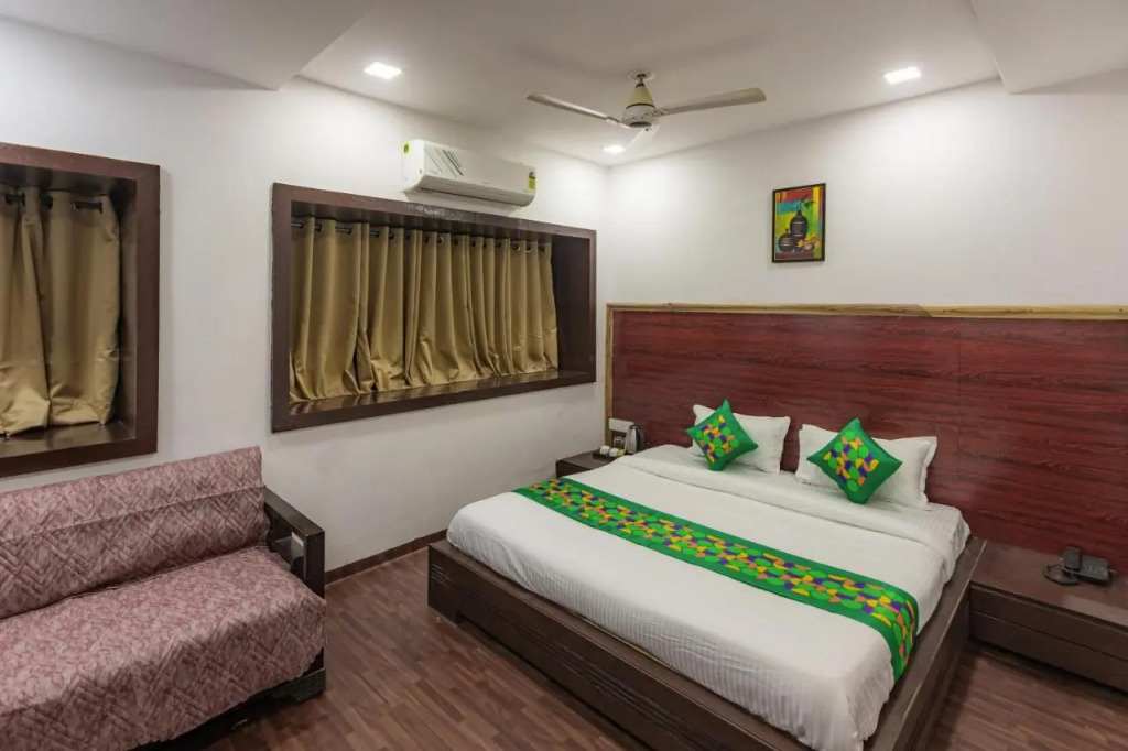 Treebo Shembekars Inn