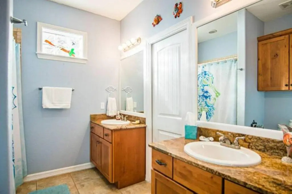 11 Bed Home W/ Pool & Hot tub Steps To Beach Sleeps 16
