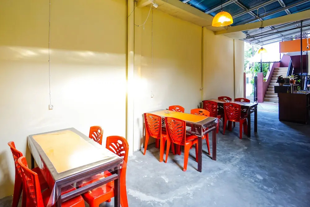 A2b Residence by OYO Rooms