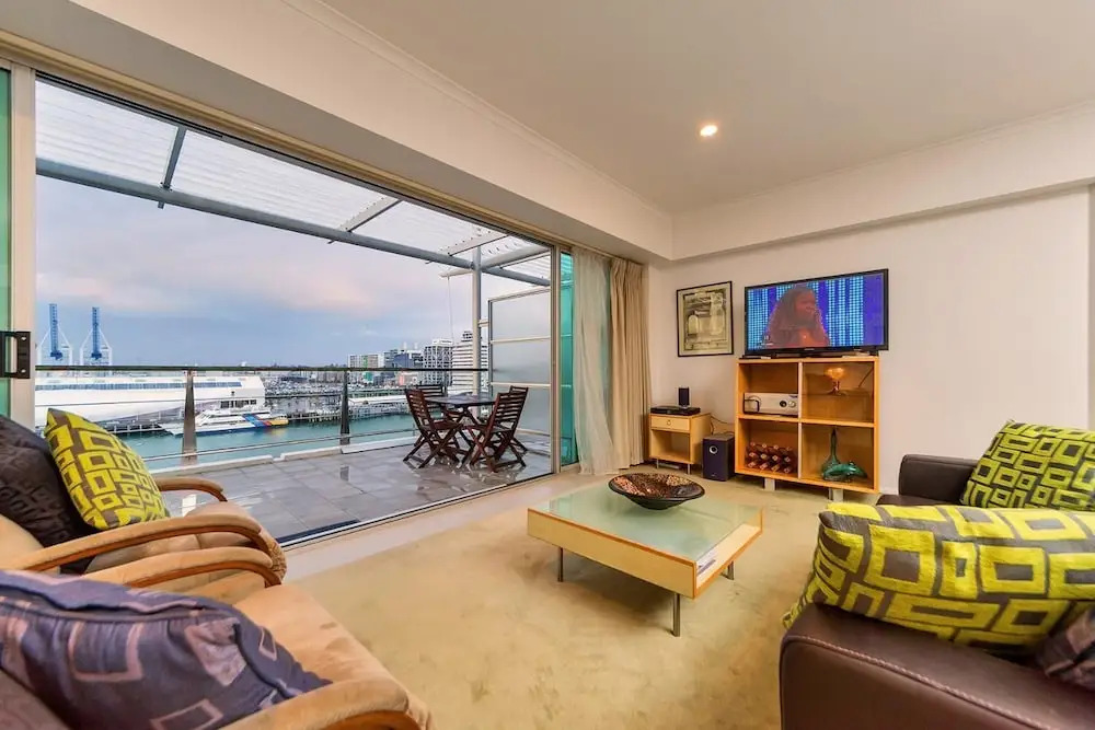 QV Absolute Waterfront Apartment - 379
