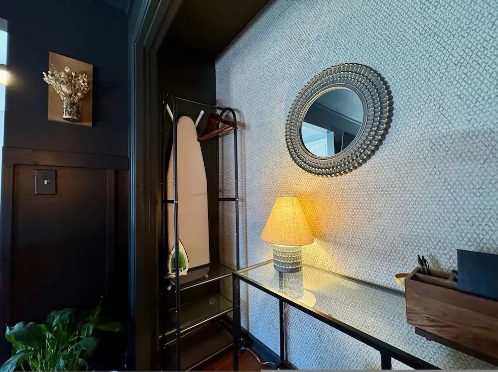 Moody Blues Studio Perfect for Work or Romance