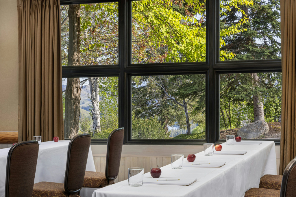 Sun Mountain Lodge