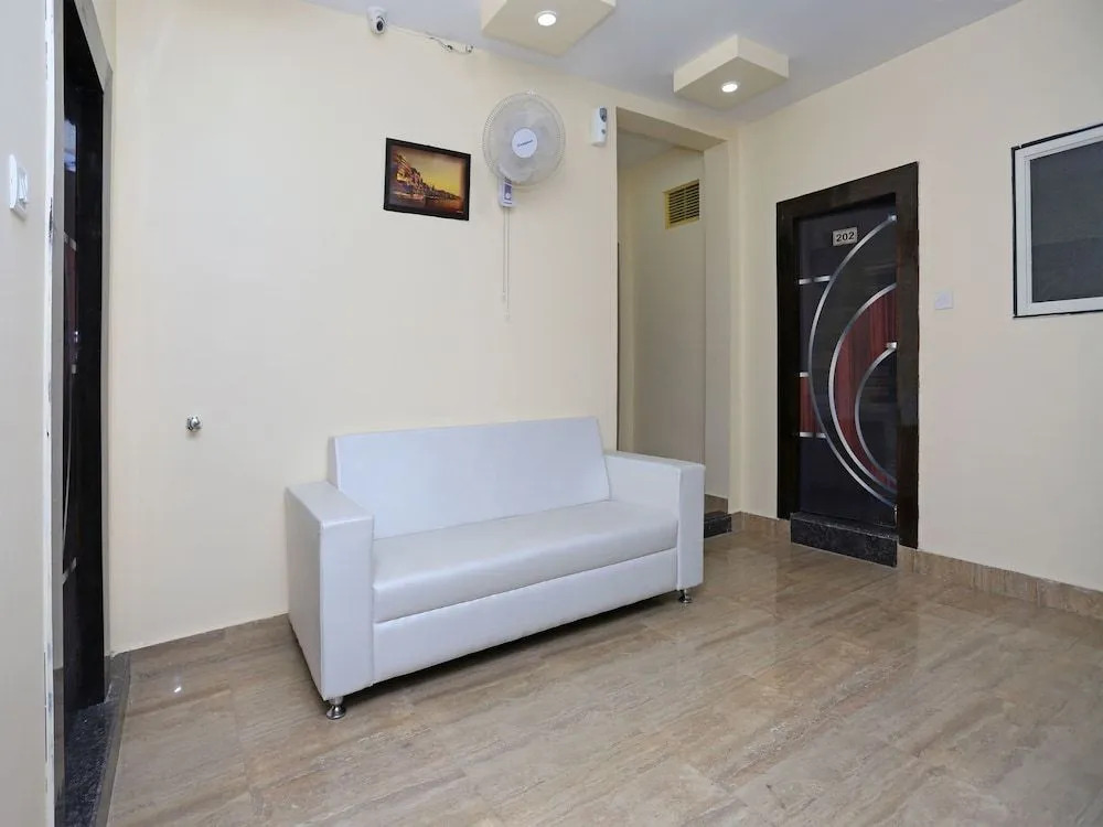 OYO 15530 Hotel G S Residency