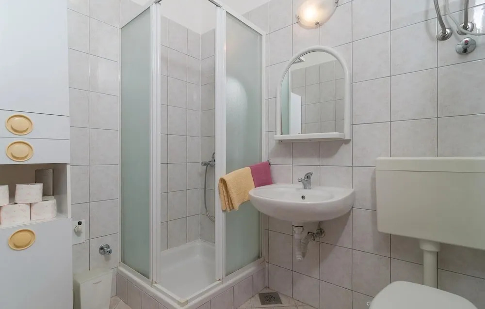 Nice Home in Pisak With Wifi and 3 Bedrooms