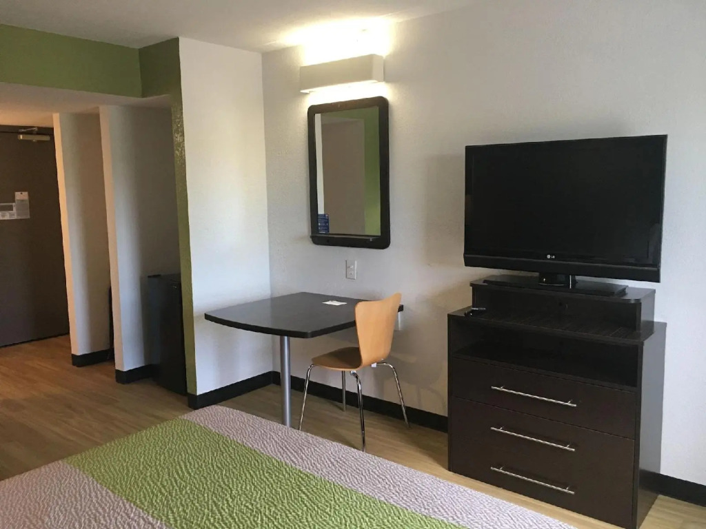 Studio 6-Indianapolis, IN