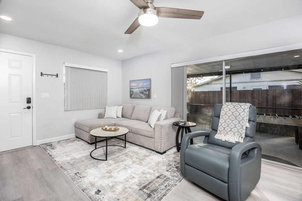 Sunny Urban Escape 3 Bedroom Home