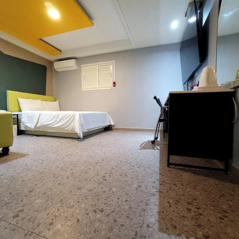 SKY Motel