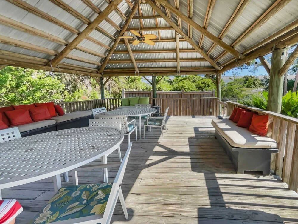 Summersalt 1 Bedroom Condo by RedAwning