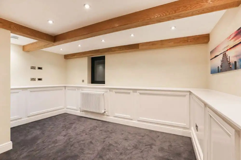 Stunning 2 Bed Property