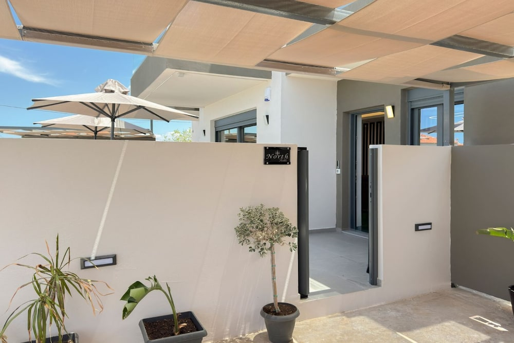 Four Horizons Luxury Villas