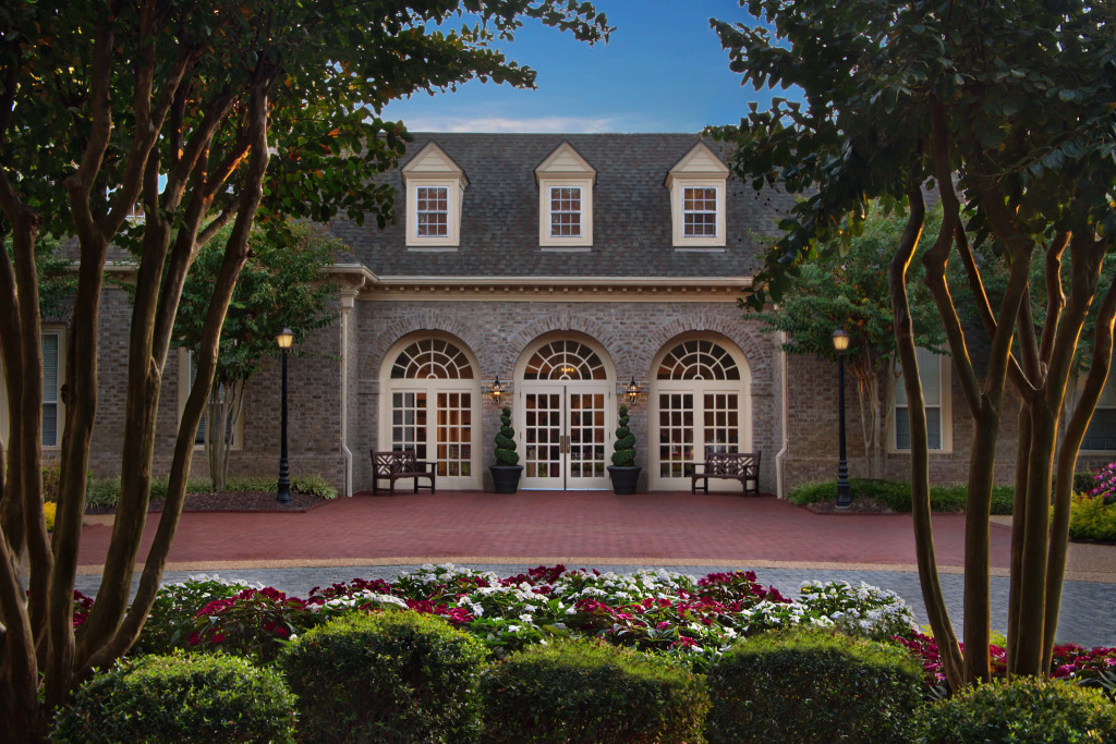 Marriotts Manor Club at Fords Colony