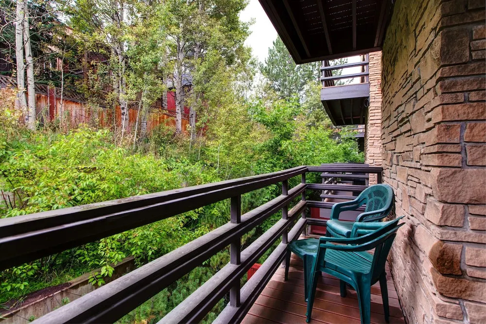 2BR 2BA Silver Cliff Condo by RedAwning
