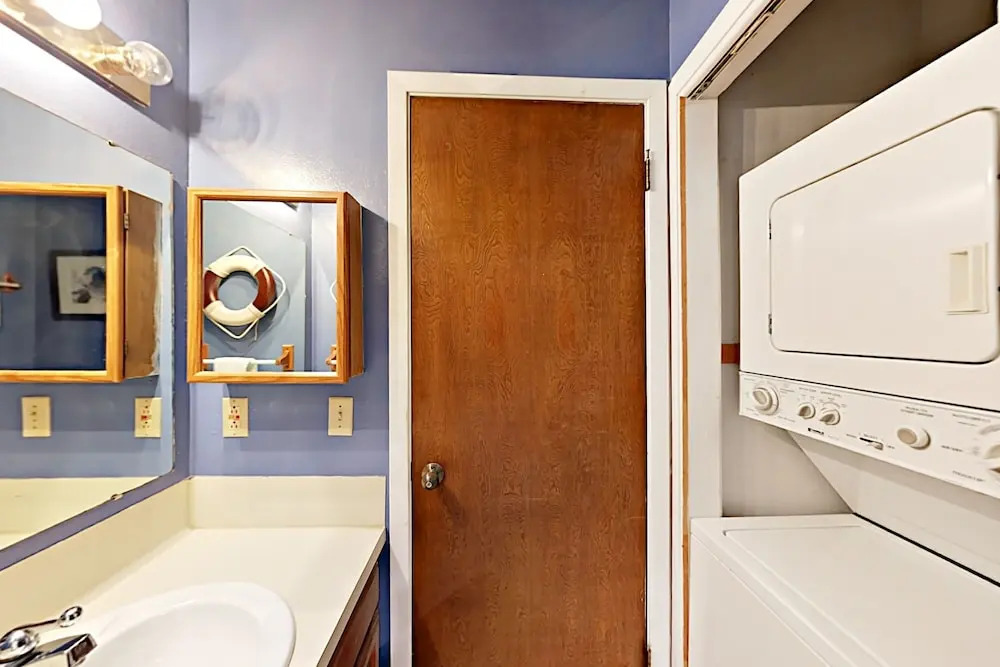 Fortuna Bay #10 2 Bedrooms 1.5 Bathroom Condo