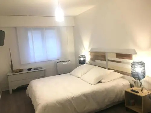 Appartement 2 chambres avec PARKING en centre-ville & CABINE DE PLAGE en bonus