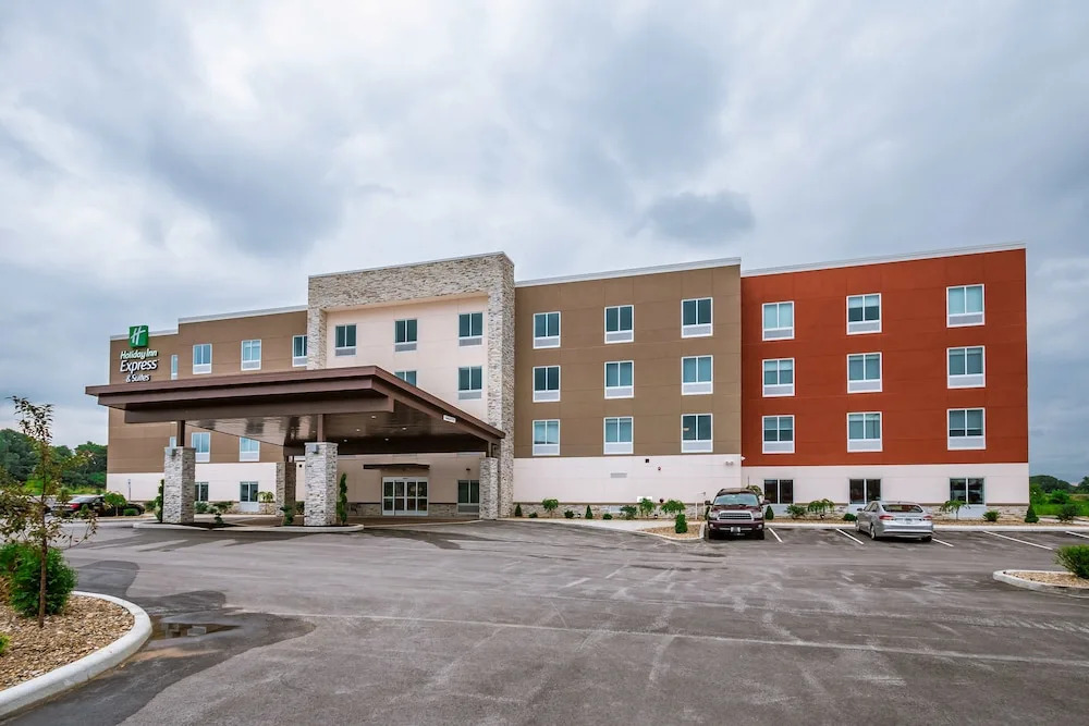 Holiday Inn Express & Suites- South Bend Casino by IHG