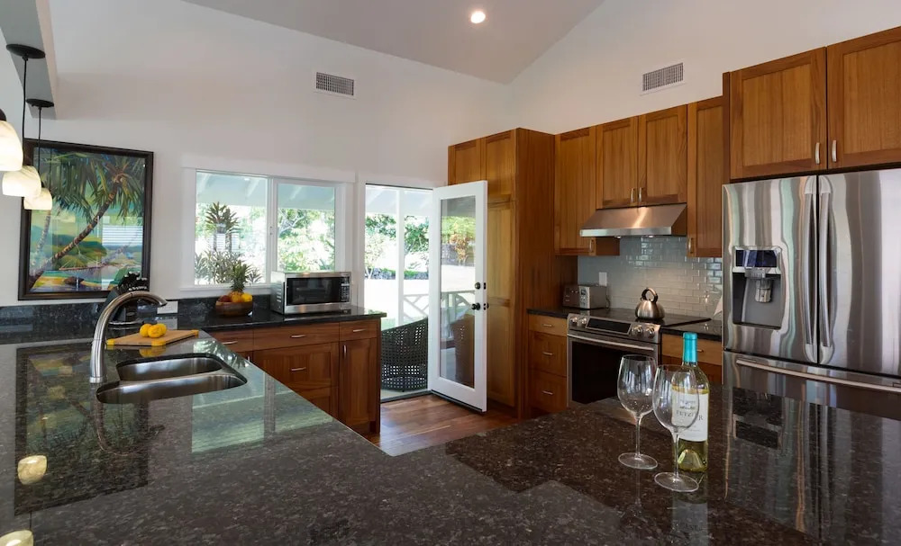 He'eia Bay Beach Bungalow (Big Island) by RedAwning