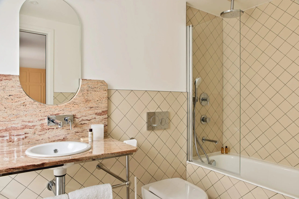 New Hotel Lafayette